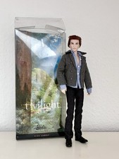 Twilight Barbie Puppe Edward Cullen Pink Label Mattel