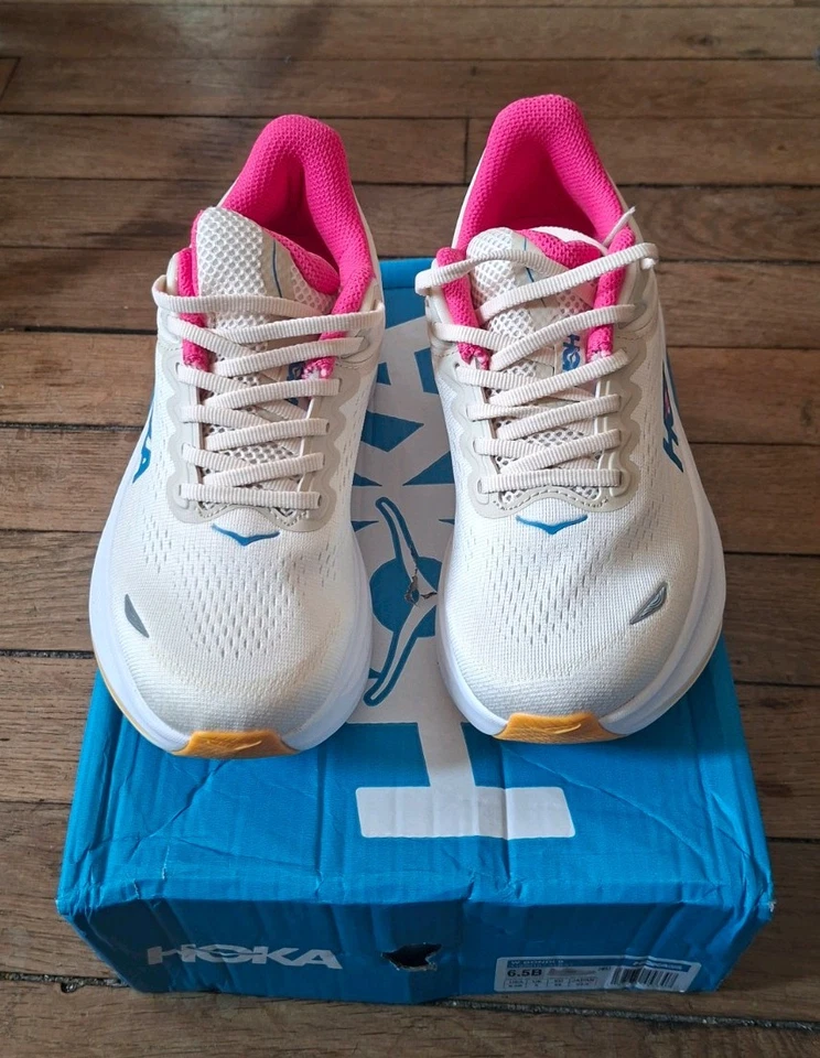 HOKA ONE ONE Bondi 9 baskets crème et jaune 38 (US 7B) Confort absolu - Affaire - Photo 1/4