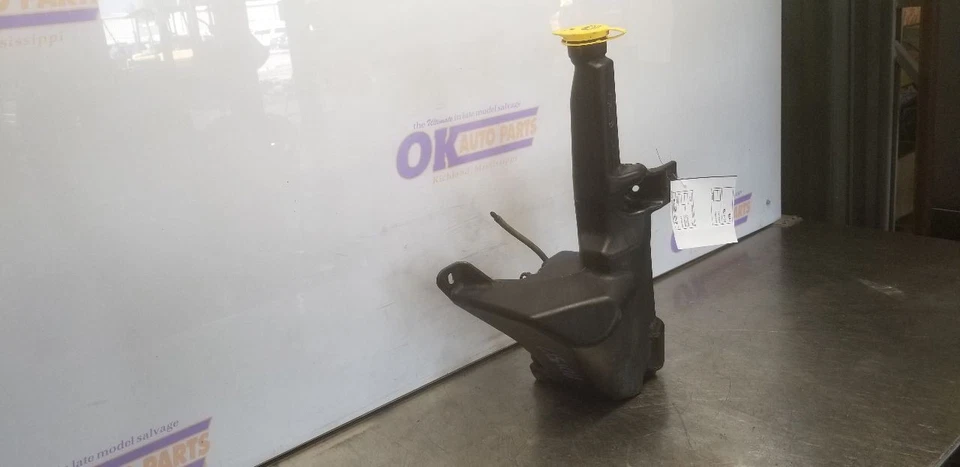 17 DODGE RAM 3500 6.7L WINDSHIELD WASH FLUID RESERVOIR - Image 4 of 4