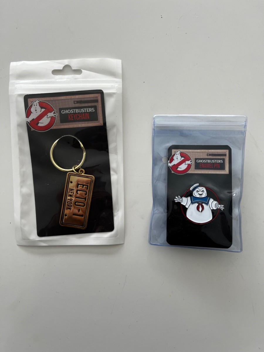 BNIP GHOSTBUSTERS GHOST KEYRING ECTO-1 LICENCE AND PIN BADGE