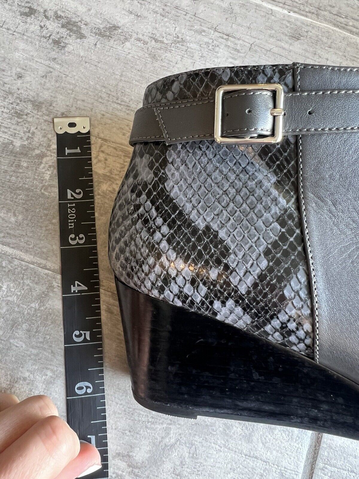 VIONIC Charcoal Gray Elevated Shasta Leather Snak… - image 13