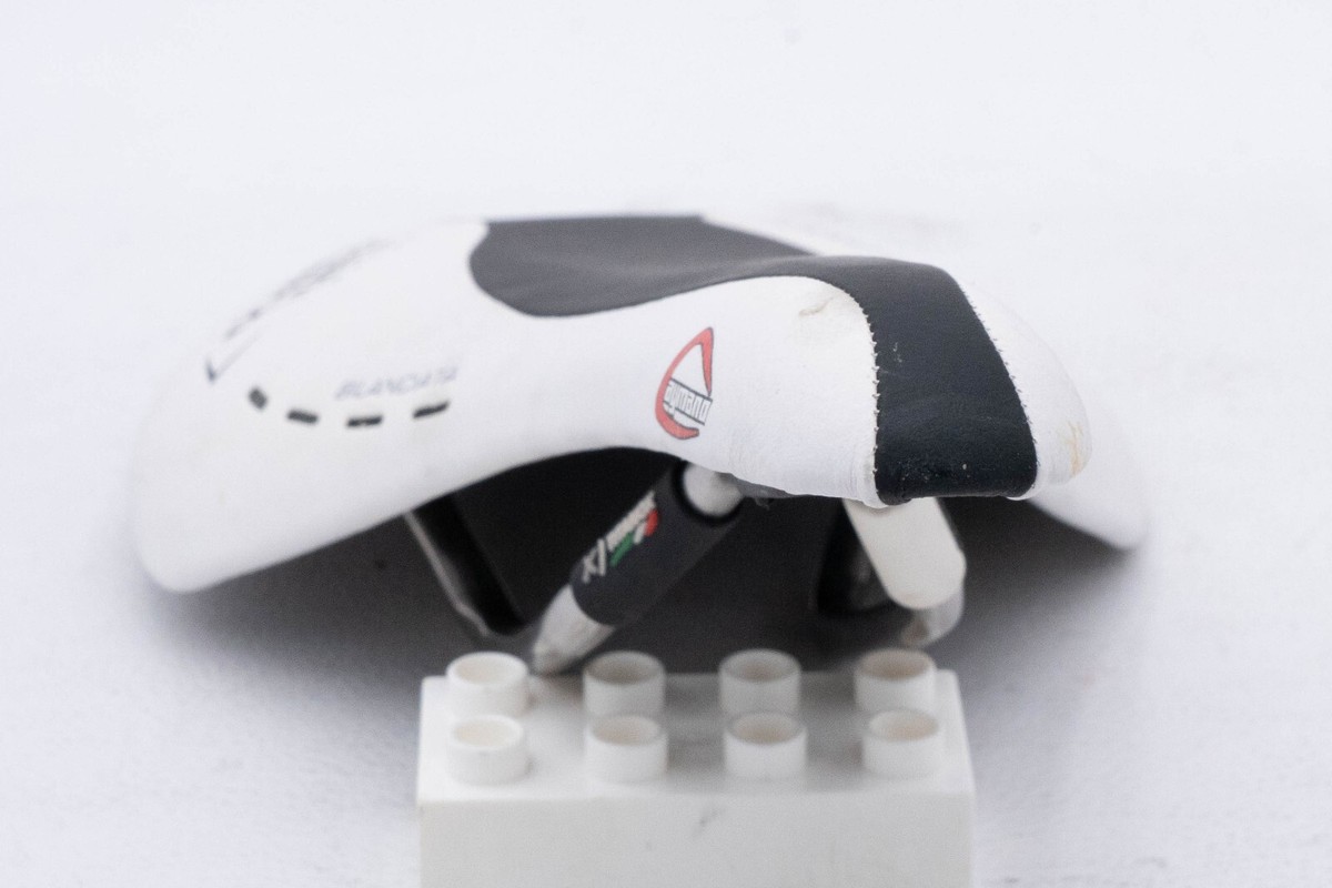 Selle De Vélo De Route San Marco Cayman équilibrée Titane Blanc - Vintage New Old Stock 2007