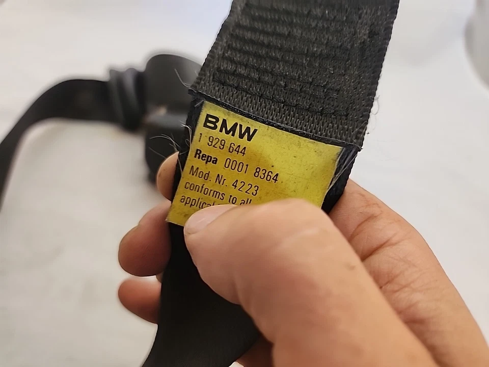 SMALL HOLE 1984-1991 BMW 318i 325i E30 Front Right Seat Belt Retractor Coupe H5 - Image 2 of 4