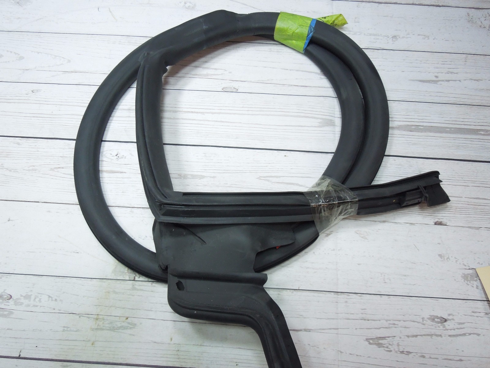 LAMBORGHINI GALLARDO RH DOOR WEATHERSTRIP INNER OEM 407831708A NEW