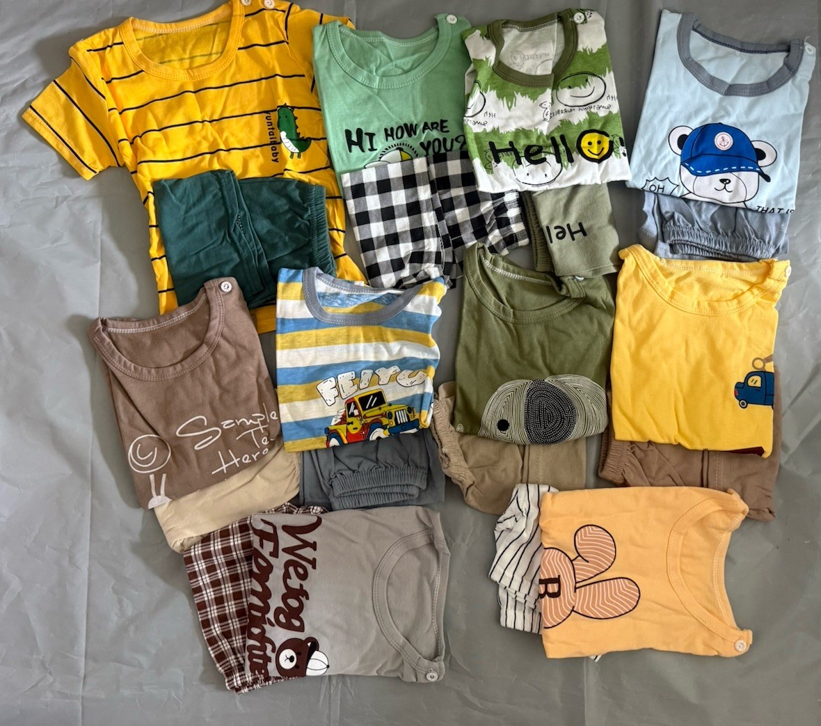 10 Sets Kinder Sommerkleidung Gr 100 T-Shirt Hose Jungen Mädchen neu