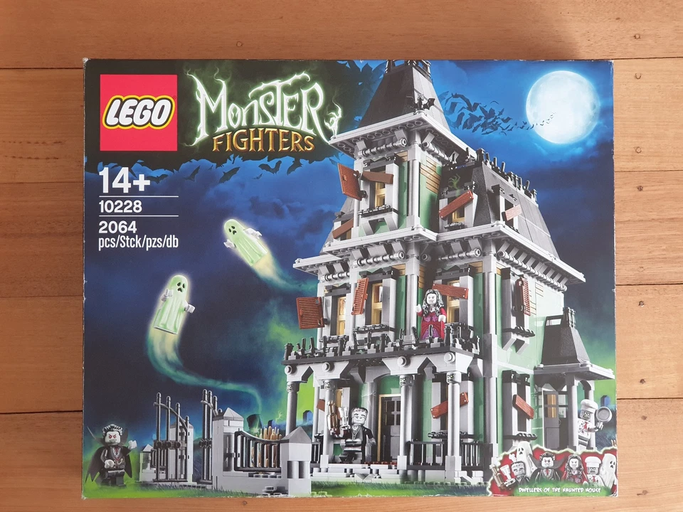 LEGO Monster Fighters: Haunted House 10228 - 100% Complete in Box - image 2 of 4