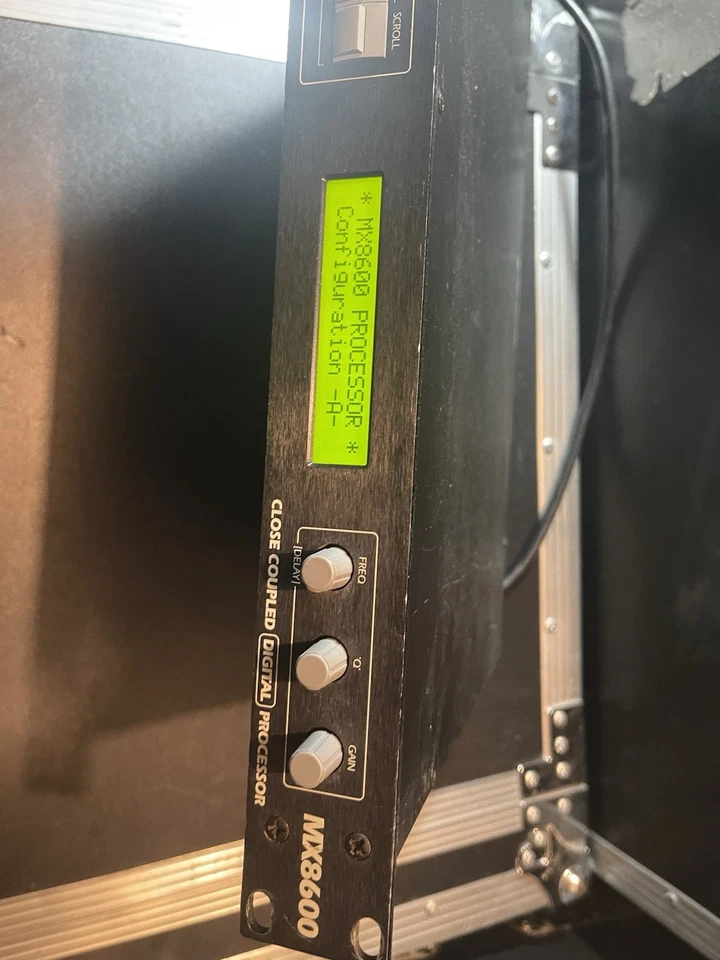 Procesador de mantenimiento de canales EAW MX8600 2x4 Foto 4 de 4