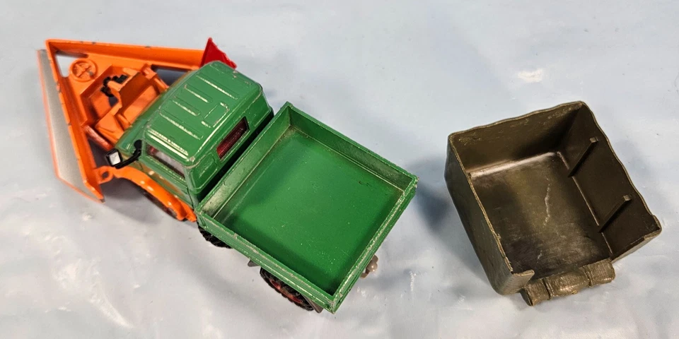 Corgi 1150 Mercedes Benz Unimog 406 With Snow Plough 1/43 Diecast - Image 4 of 4