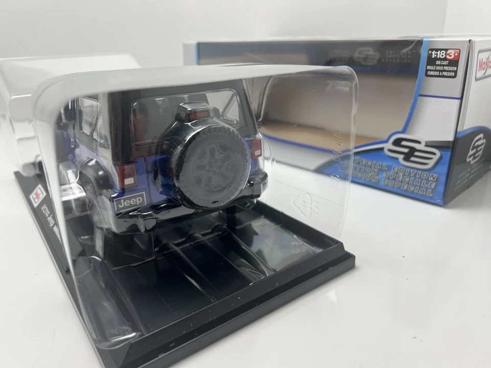 MAISTO 1: 18 比例 - 2014 Willys Jeep 牧马人蓝色 - 压铸模型车 — 第 4/4 张图片