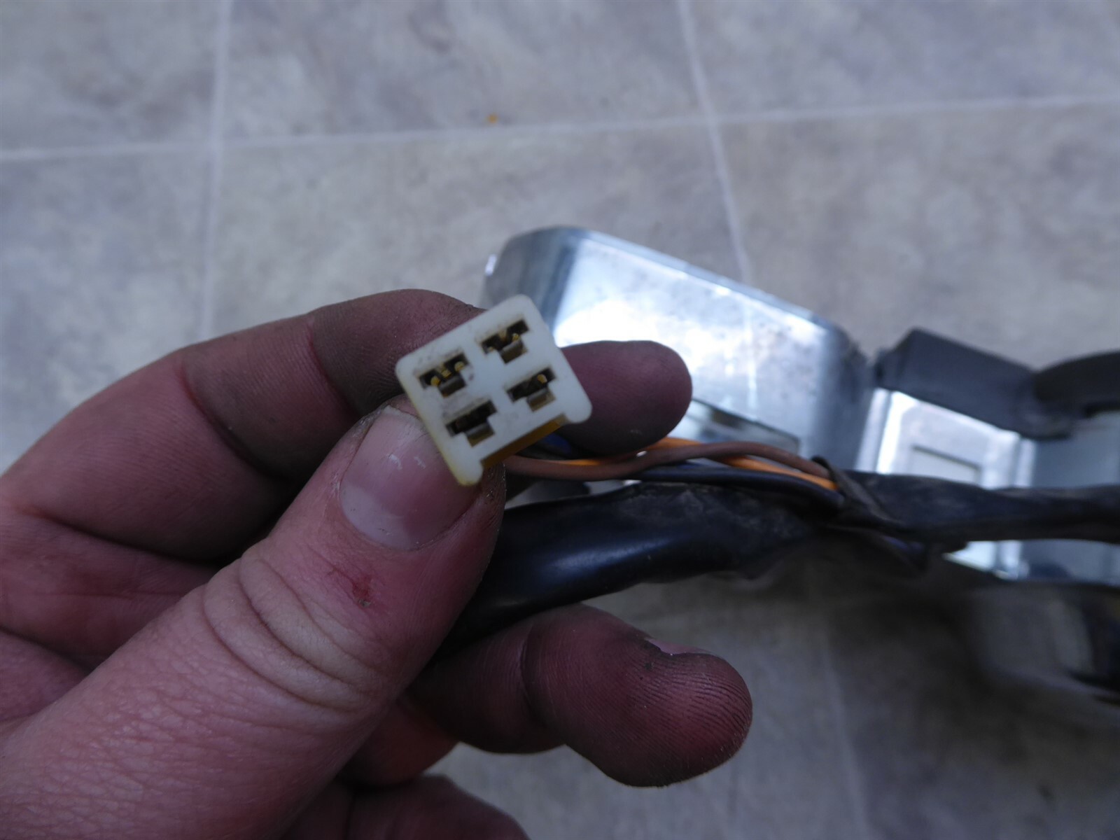 1982 Yamaha Maxim XJ650 Y1621) tachometer tach gauge panel for parts