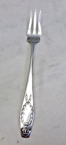 WREATH STERLING SILVER SEAFOOD COCKTAIL FORK-ELEGANT 1911 FINE GORHAM