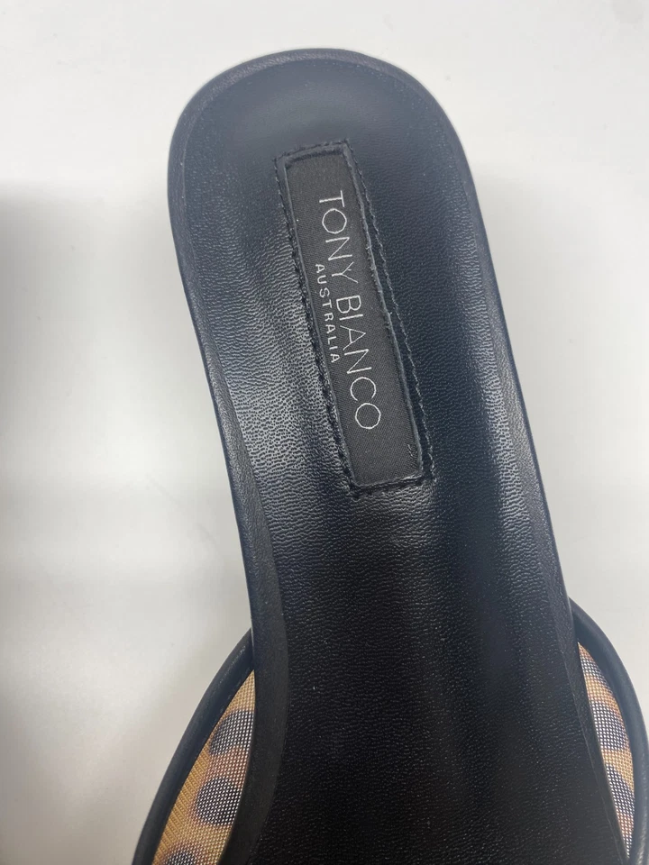 Sandália Tony Bianco Feminina Pru Leopardo Nylon Salto Gatinho Tamanho 8 - Imagem 3 de 4