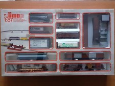 Lima scatola completa con trenino merci molto lungo