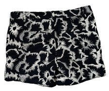 Banana Republic Women's Size 0 Black White Emboidered Floral Shorts Hampton Fit