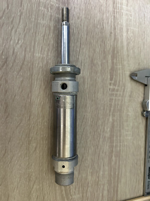Druckluft Kolben Federrückstellung