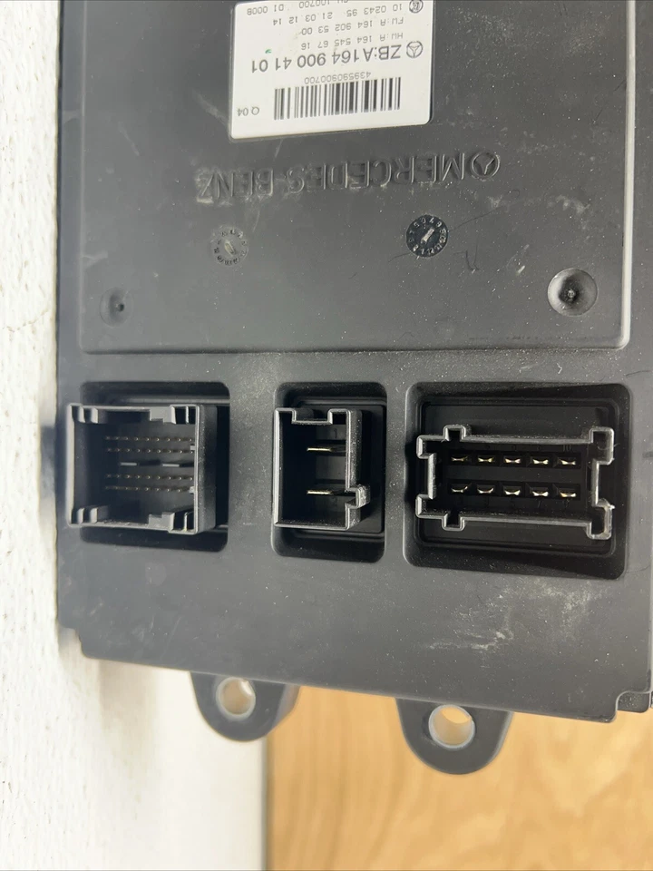 Front Signal Acquisition Module SAM Control Unit 1649004101 A1649004101 US stock - Image 4 of 4