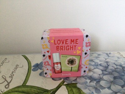 Benefit Love Me Bright Brightening Rouge und Wangentönung Duo Geschenkset