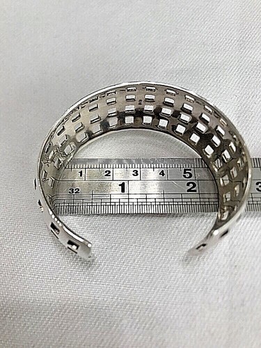 Unique ~ Sterling Silver .925 Rows Of Square Cut Outs 1" Wide Cuff Bracelet - Picture 5 of 10