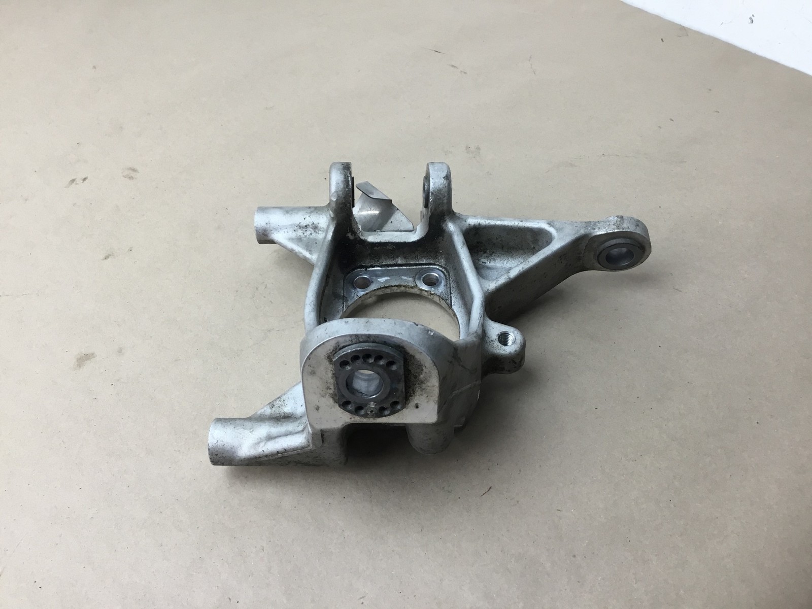 McLaren 650S 2015 Rear Left Driver Suspension Spindle Knuckle 15-17 ;:A
