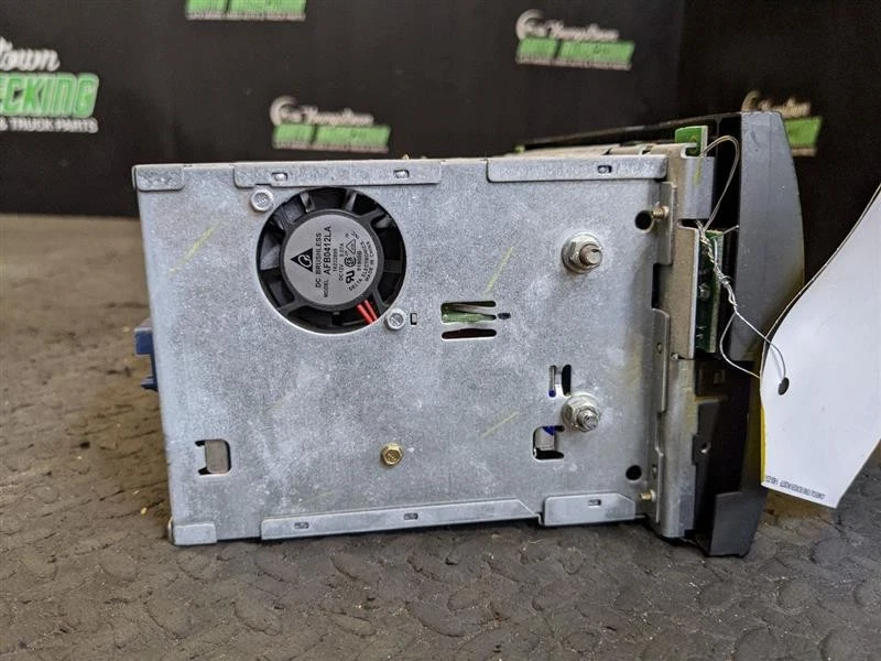 Audio Equipment Radio Opt UM5 Fits 00-01 CATERA 1757244 - Изображение 4 из 4