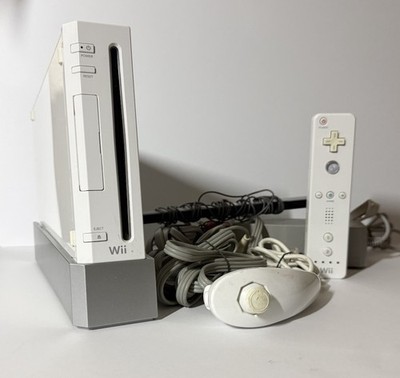 Nintendo Wii White Console w/ Remote & Nunchuk, TESTED-WORKS
