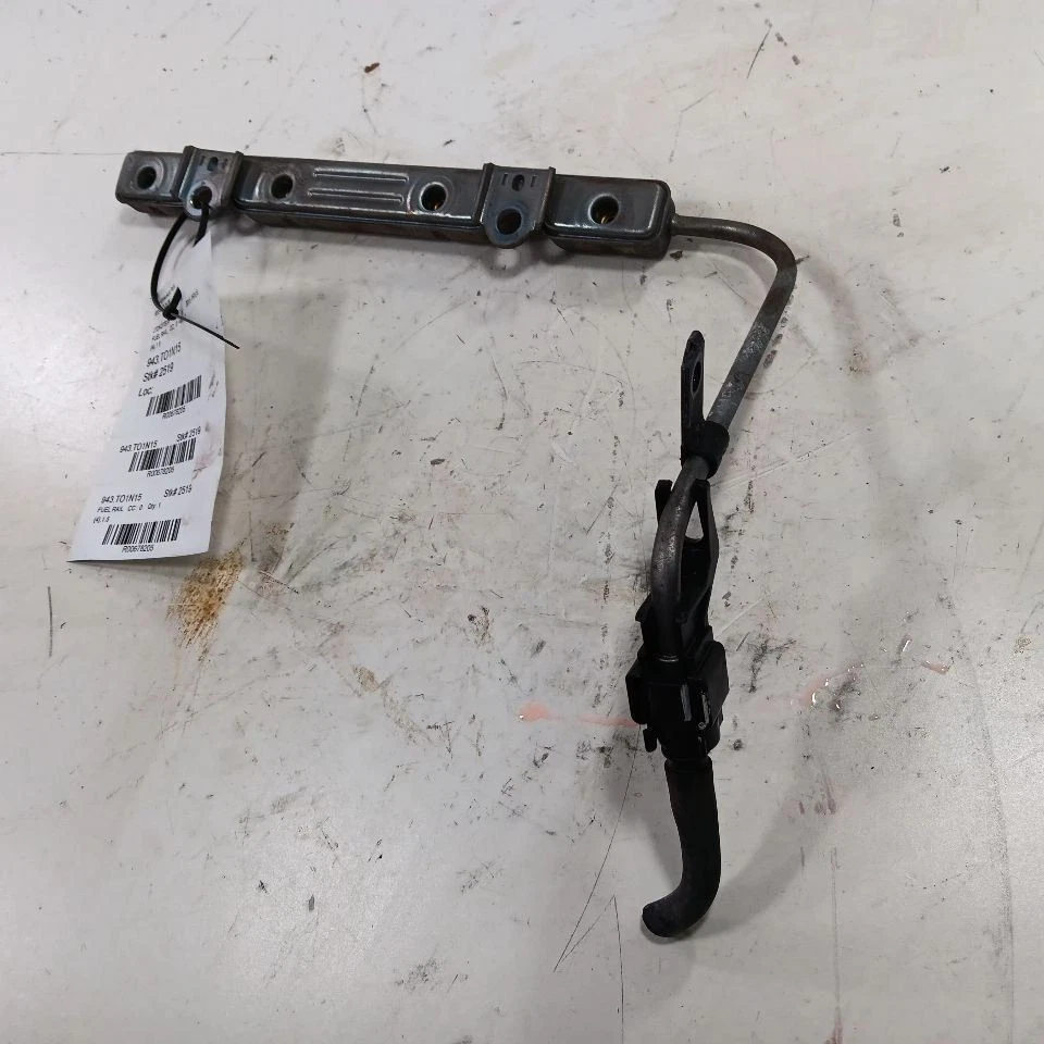 Barra de montaje de inyector de inyección de riel de combustible Toyota Prius C 2017 2016 2015 2014 2013 Foto 2 de 4