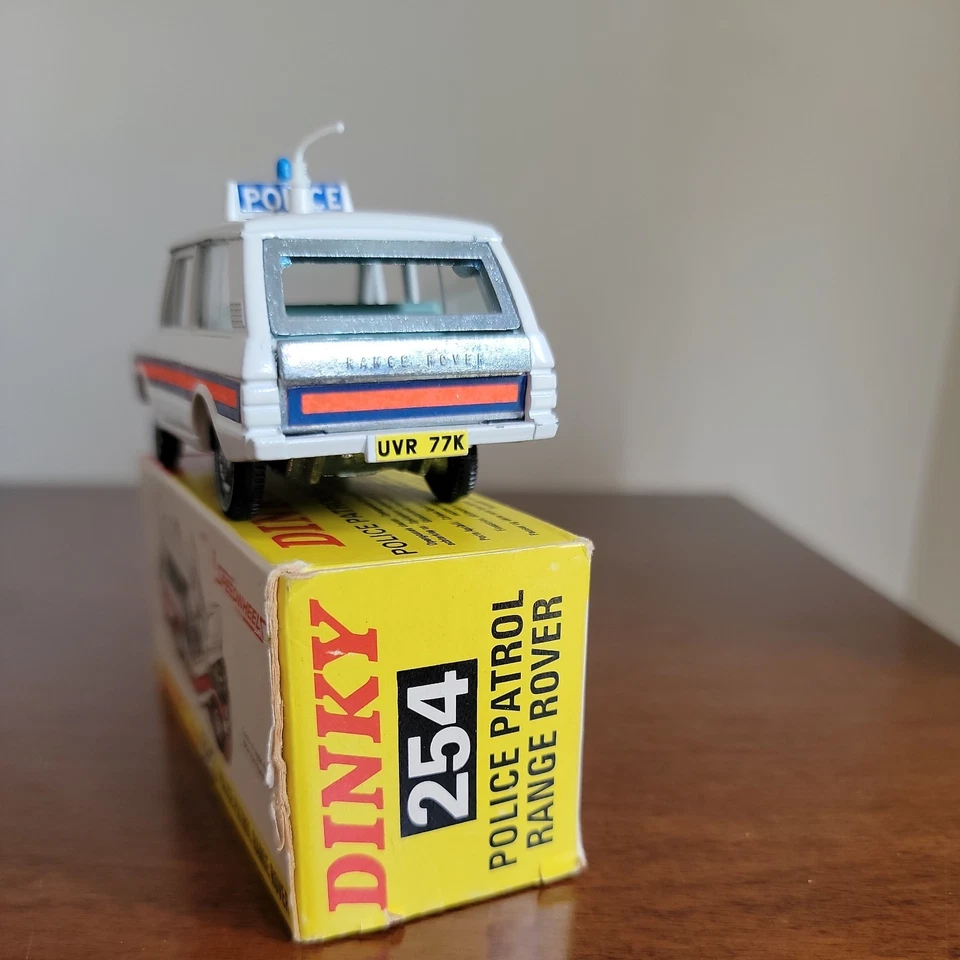 DINKY 254 POLICE PATROL RANGE ROVER SPEEDWHEELS. ABSOLUTELY MINT. BNIB CONDITION - Image 3 of 4