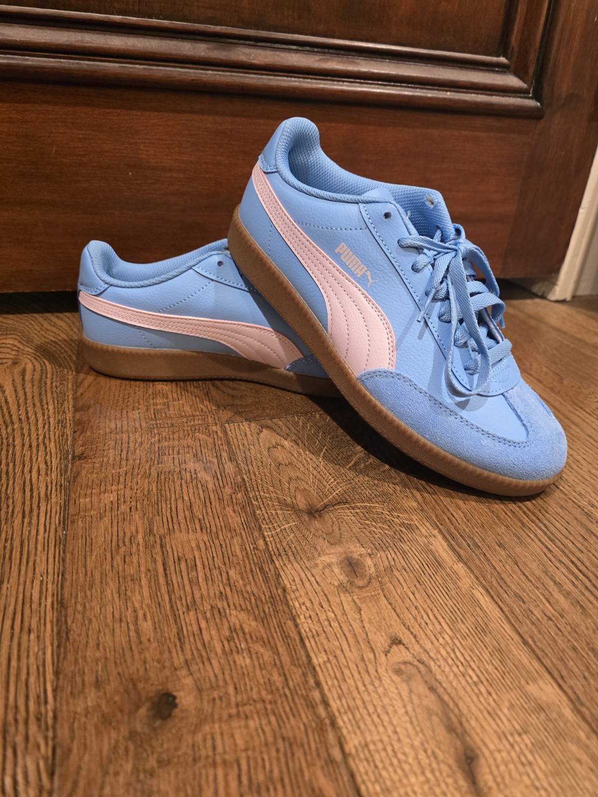New Women's PUMA Palermo Sneakers Size 9