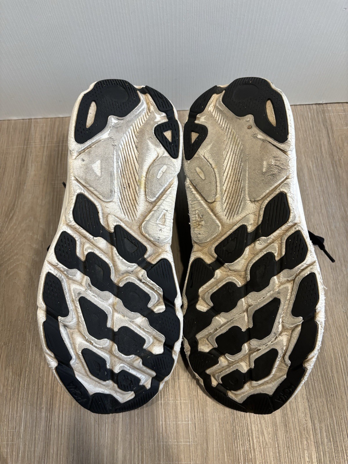 Hoka One One Mens Clifton 9 1127895 BWHT Black Running Shoes Sneakers Size 10.5D thumbnail 5