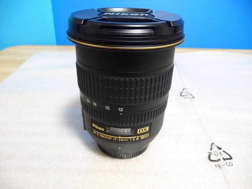 Nikon AF-S DX Zoom-Nikkor 12-24mm f/4G IF-ED Ultra Wide-Angle Lens w/Accessories - Image 2 of 4