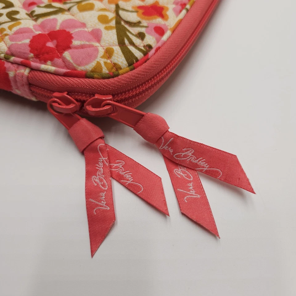 Capa macia para laptop Vera Bradley 14" x 11" rosa floral com zíper ao redor do iPad  - Imagem 4 de 4