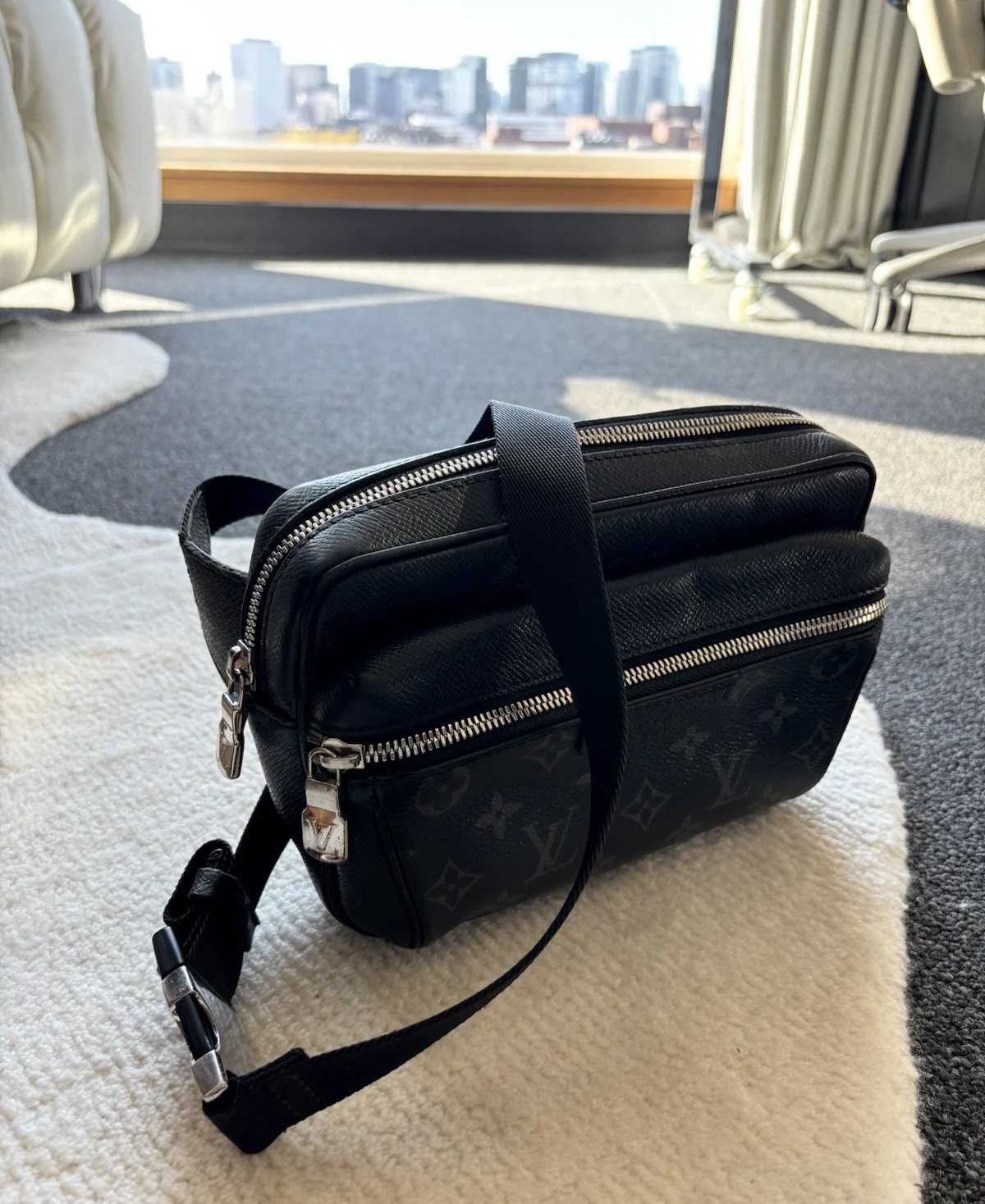 LOUIS VUITTON Authentic Monogram Eclipse Fannypac… - image 10