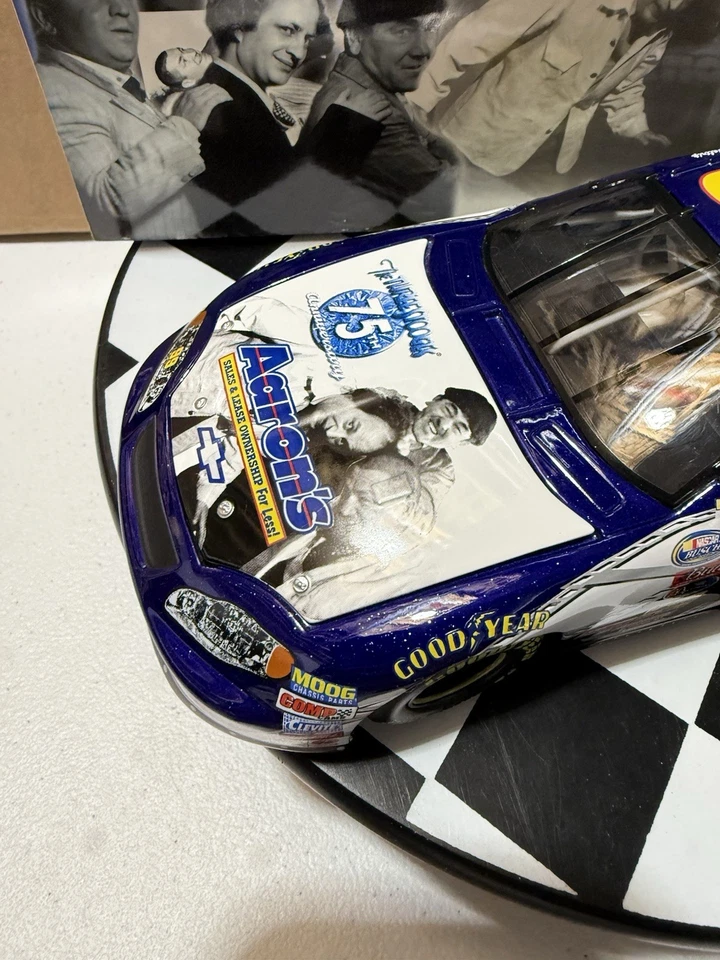 Darrell Waltrip #99 Aaron’s 3 Stooges 2003 1/24 Nascar 压铸 — 第 3/4 张图片