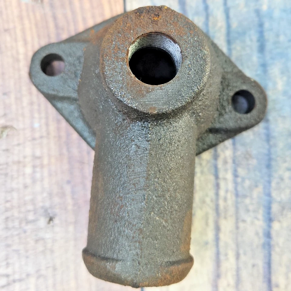 Stant WO5023 31523 Fits Firenza Sunbird J2000 Cavalier Cimmaron Water Outlet NOS - Image 2 of 4