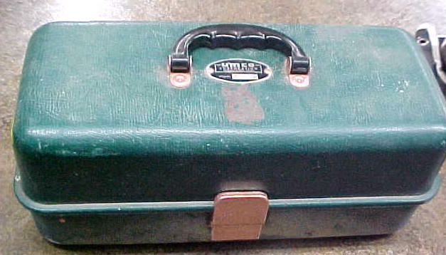 Ancienne Boîte De Pêche UMCO 803 En Alu - Rangement Leurres Et Matériel