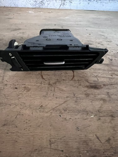 06-11 BMW M3 335i 330i 328i E90 E92 E93 Right Dash Trim Panel Vent 64229130460 - Picture 10 of 15
