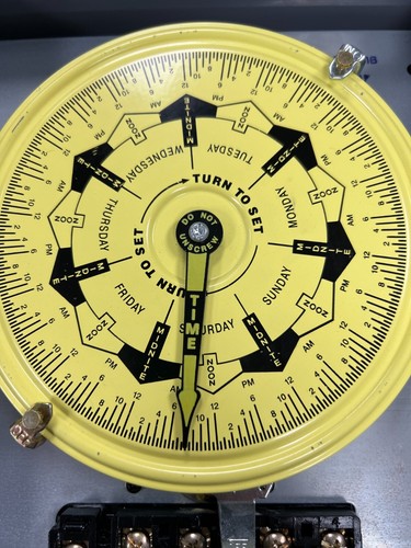 👀TORK 7-DAY DIAL MECHANICAL TIME SWITCH IN STEEL CASE 4 POLE SINGLE THROW W400A - Picture 3 of 9