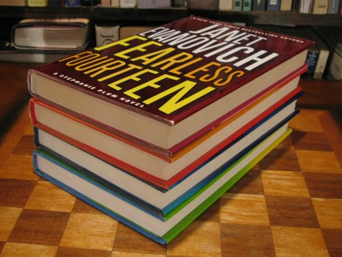 4-Janet Evanovich-Stephanie Plum-HC-Mystery-Lot-11-12-13-14-Fiction - Picture 5 of 13