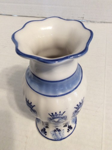 Handpainted Blue Delft Scalloped Neck Bud Vase 6” Windmill Holland Delft Vase - Picture 8 of 8