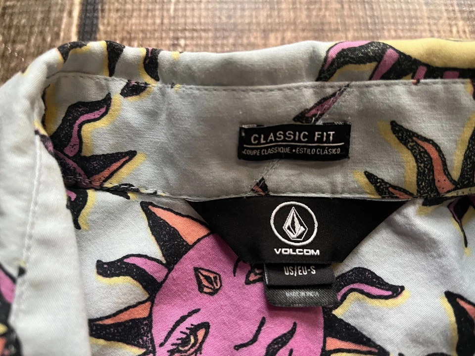 VOLCOM STONE CLASSIC FIT TRIBAL SUN POCKET SHIRT BLUE MULTI MENS SMALL EXCELLENT - Image 2 of 4