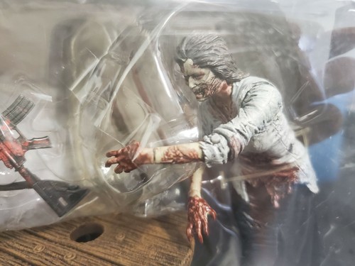 The Walking Dead Morgan with Impaled Walker Walking Dead Boxed Set - Picture 3 of 7