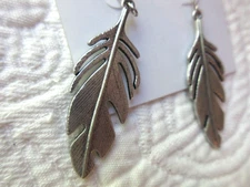 CAPELLI NEW YORK NWT DANGLE METAL EARRINGS LONG LEAF PATTERN 1.75" LENGTH SILVER