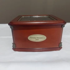 Vintage Mr. Christmas Deluxe Music Box  Holiday Memories 2003 In Original Box