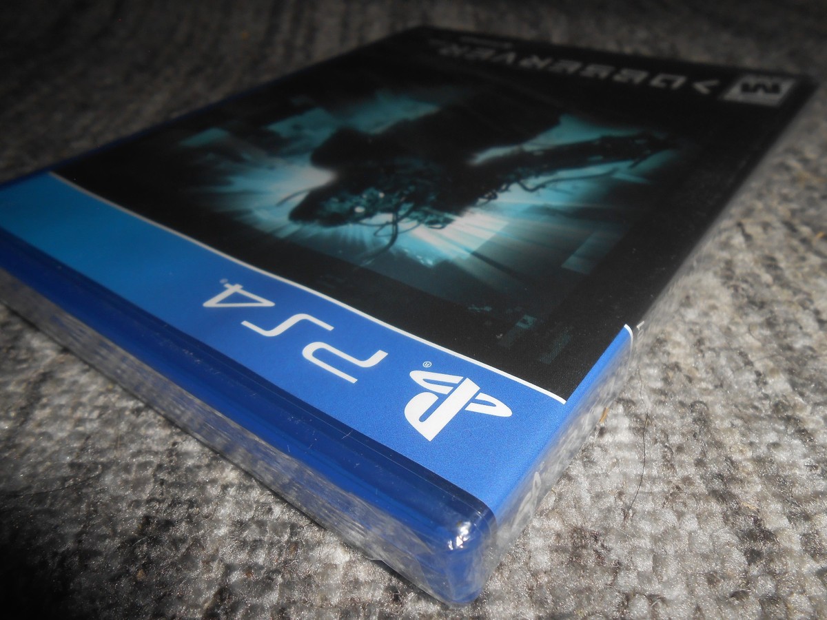 No es una mini, pero Sony sí lanza una PlayStation edición limitada