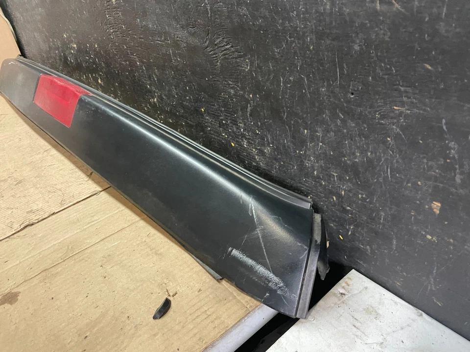 Tercera luz de freno Chevrolet Express 2003 a 2020 alerón R0493 DG Foto 2 de 4