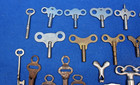 Lot Of 37 Mixed Clock / Skate / Radiator Keys — photo 2