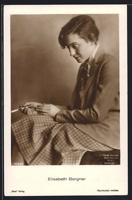 Foto-AK Trude Geiringer and Dora Horovitz, Schauspielerin Elisabeth Bergner nac 