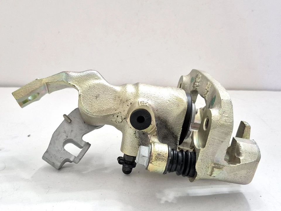 Conjunto de pinza trasera derecha pasajero Nissan Tokico Datsun 280ZX vintage 82-83  Foto 4 de 4