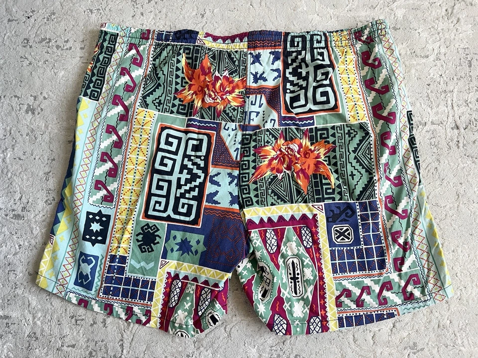 Bañador de colección IZOD para hombre (talla: grande) diseño tribal Foto 2 de 4