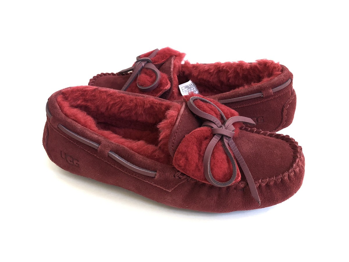 UGG DAKOTA DOUBLE BOW KISS SHEARLING MOCCASIN SLIPPERS US 6 / EU 